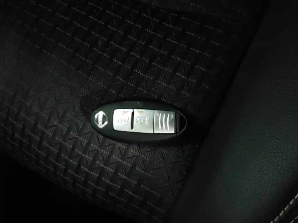 Nissan Tiida — миниатюра 9