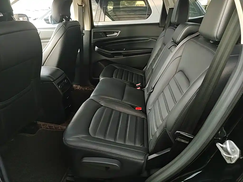 Ford Edge — миниатюра 17