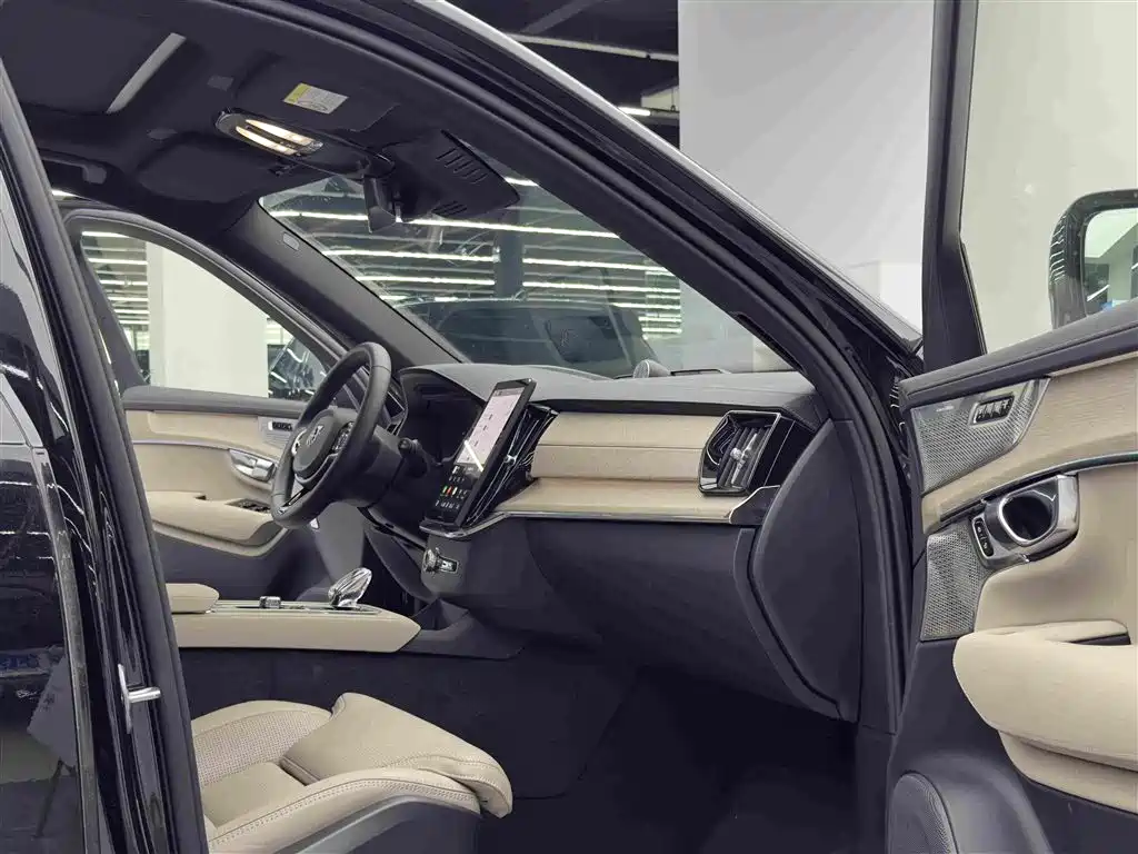 Volvo XC90 PHEV Facelift T8 Smart Supreme Luxury Edition 7 seats, фото 10