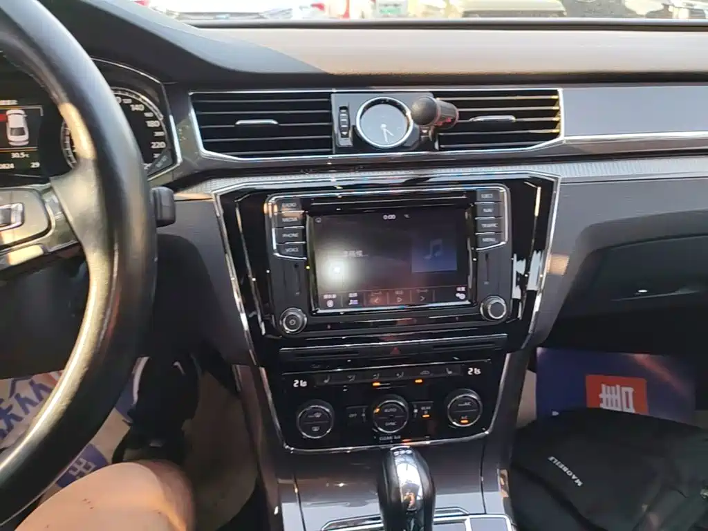 Volkswagen Passat — миниатюра 13