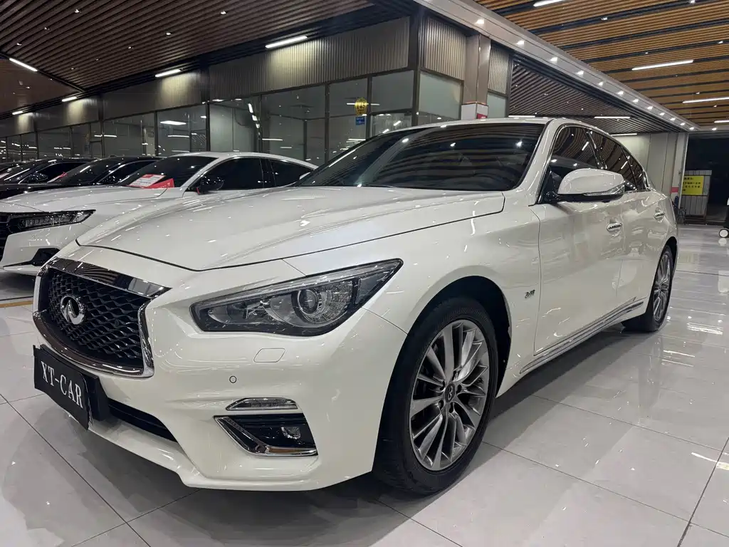 Купить Infiniti Q50L