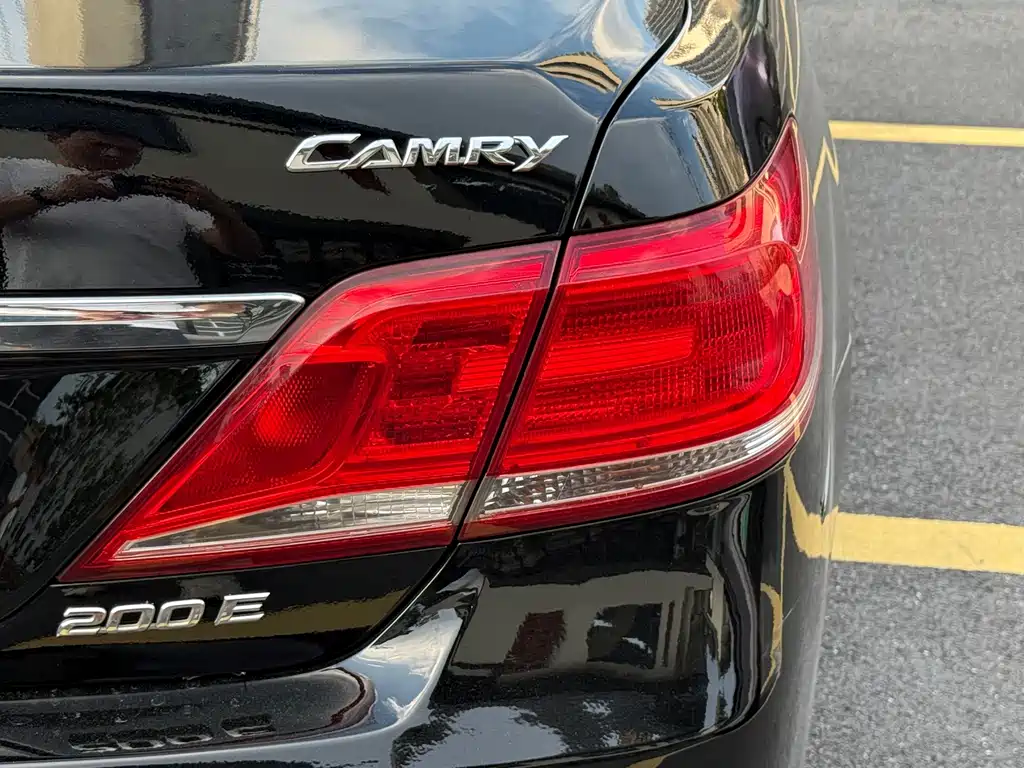 Toyota Camry — миниатюра 13