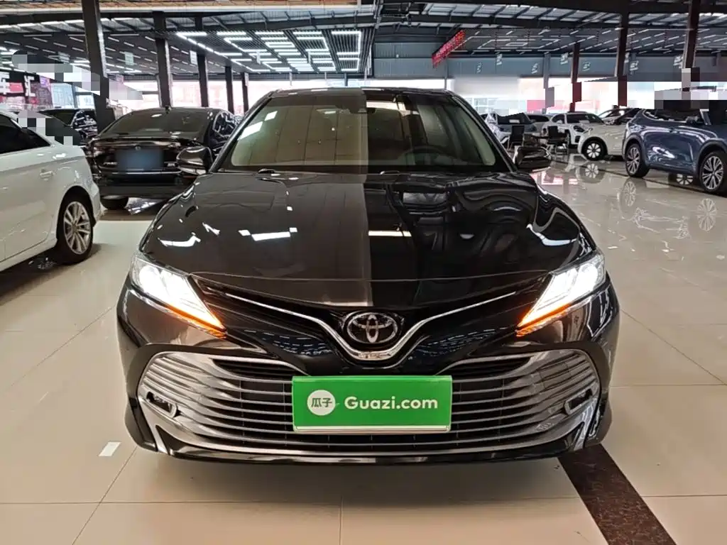Toyota Camry — миниатюра 3