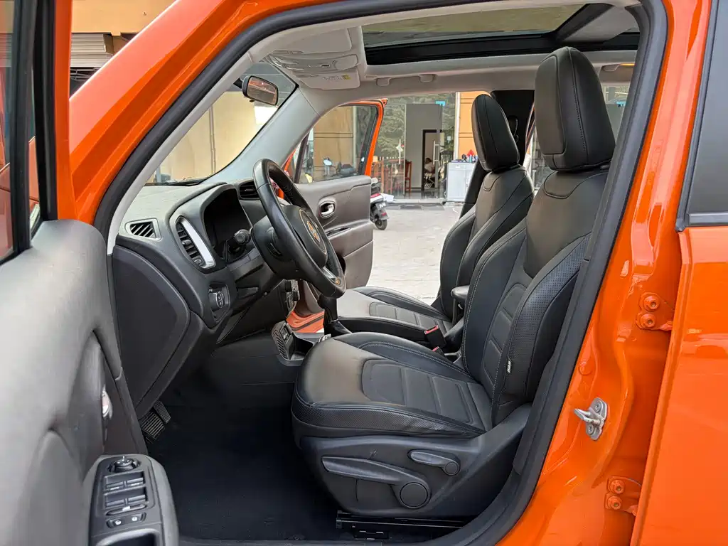Jeep Renegade — миниатюра 5