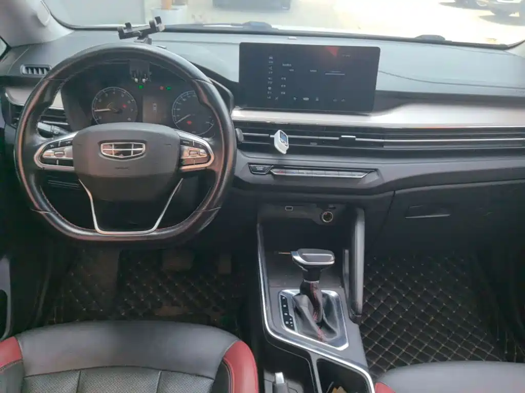 Geely Vision X3 — миниатюра 10