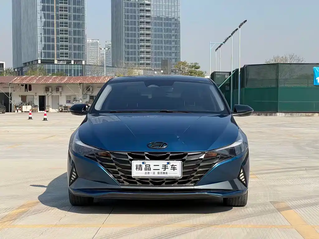 HYUNDAI ELANTRA