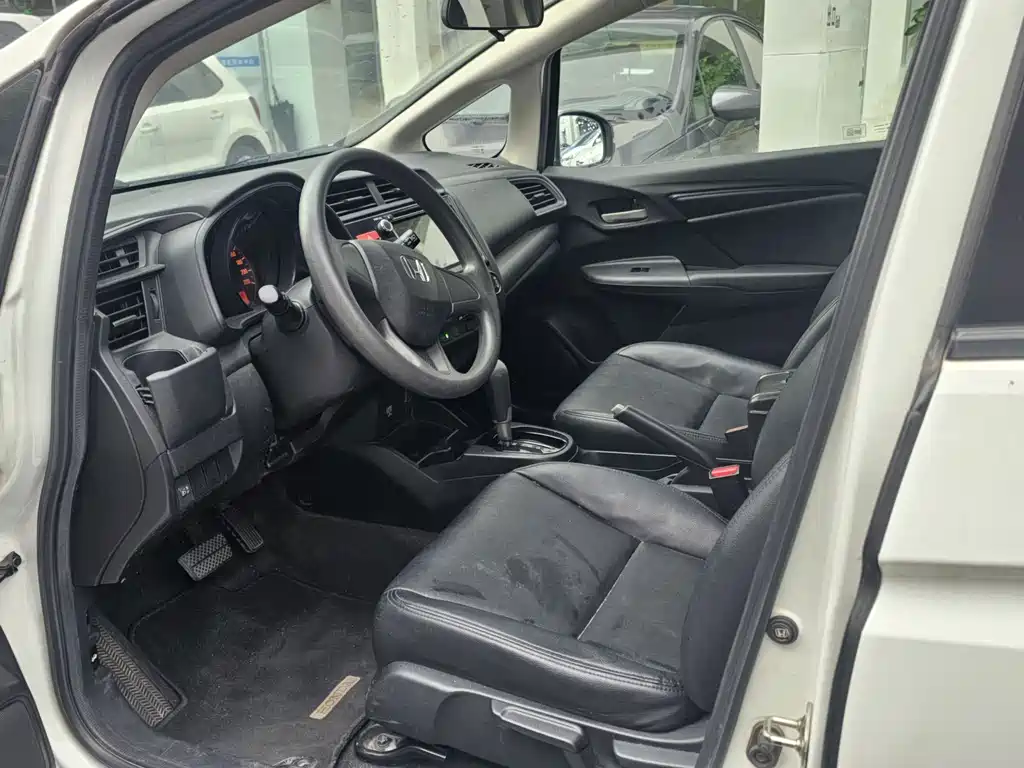 Honda Fit — миниатюра 5