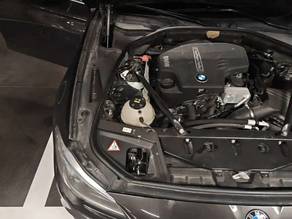 BMW 5 Series — миниатюра 19