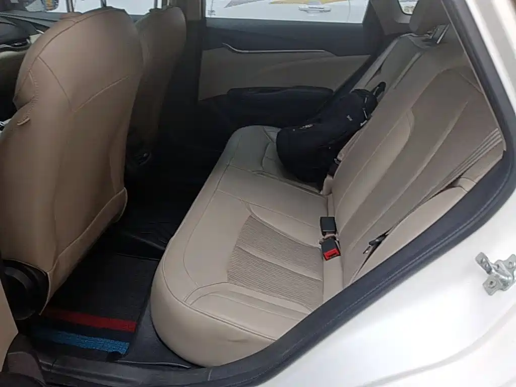 Buick Excelle — миниатюра 17