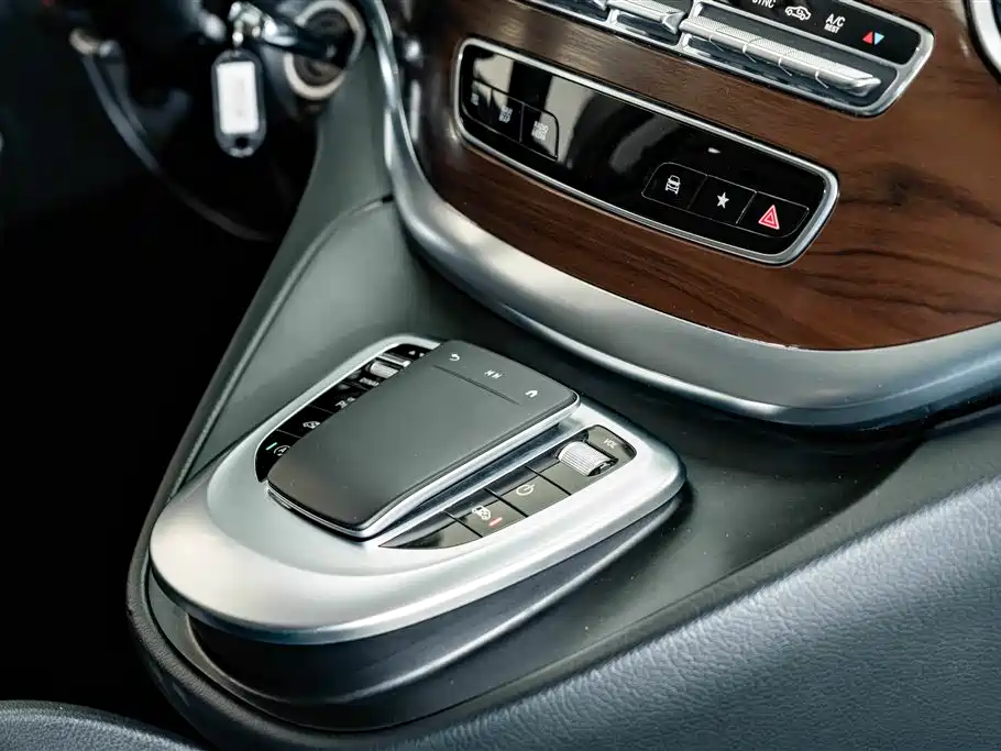 Mercedes-Benz V-Class — миниатюра 20