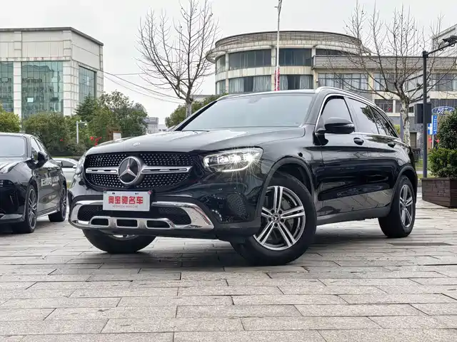 MERCEDES-BENZ GLC