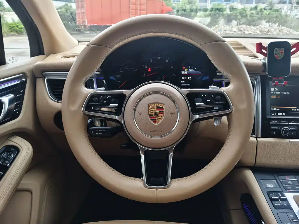 Porsche Macan — миниатюра 15