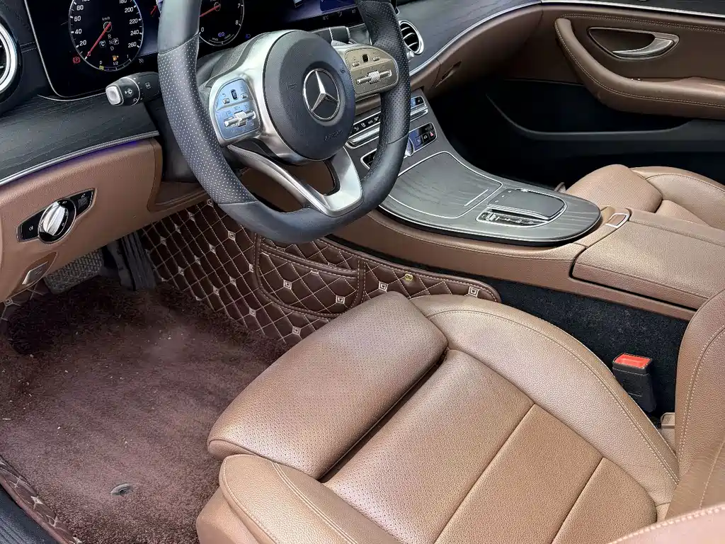 Mercedes-Benz E-Class — миниатюра 6