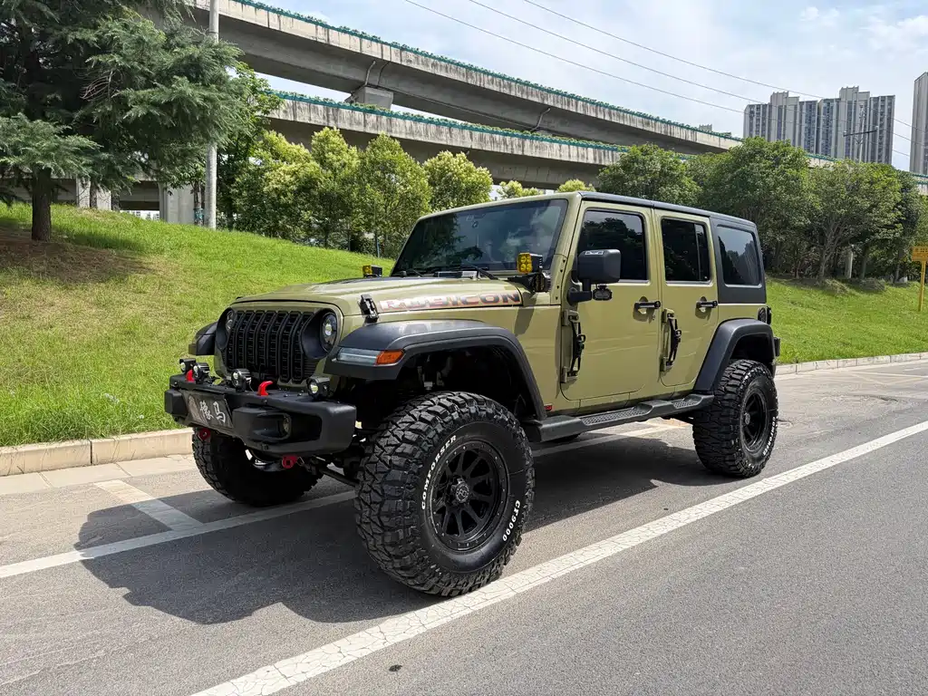 Купить Jeep Wrangler