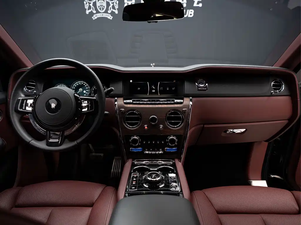 Rolls-Royce Cullinan — миниатюра 11