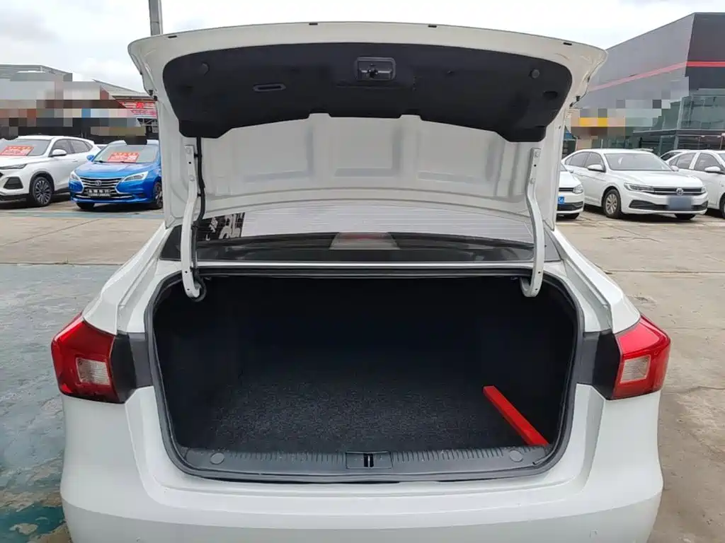 Roewe 360 — миниатюра 19