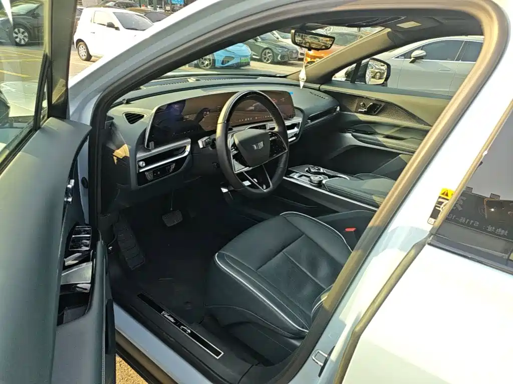 Cadillac Lyriq — миниатюра 15