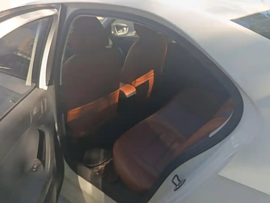 Volkswagen Santana — миниатюра 11