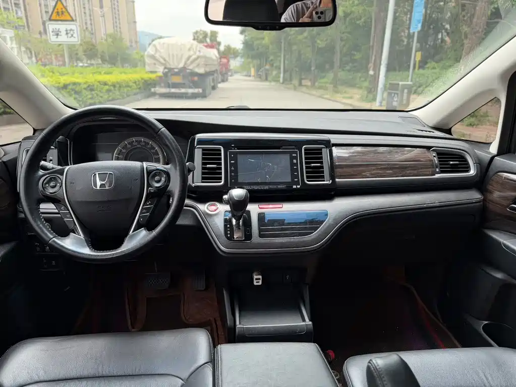 Honda Elysion — миниатюра 5