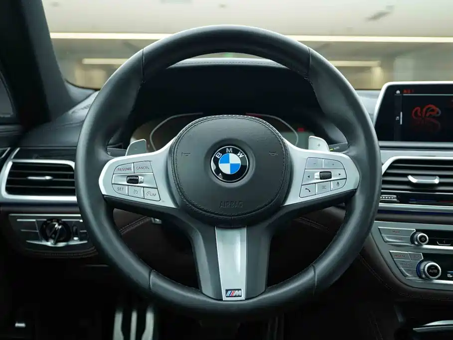 BMW 7 Series — миниатюра 17