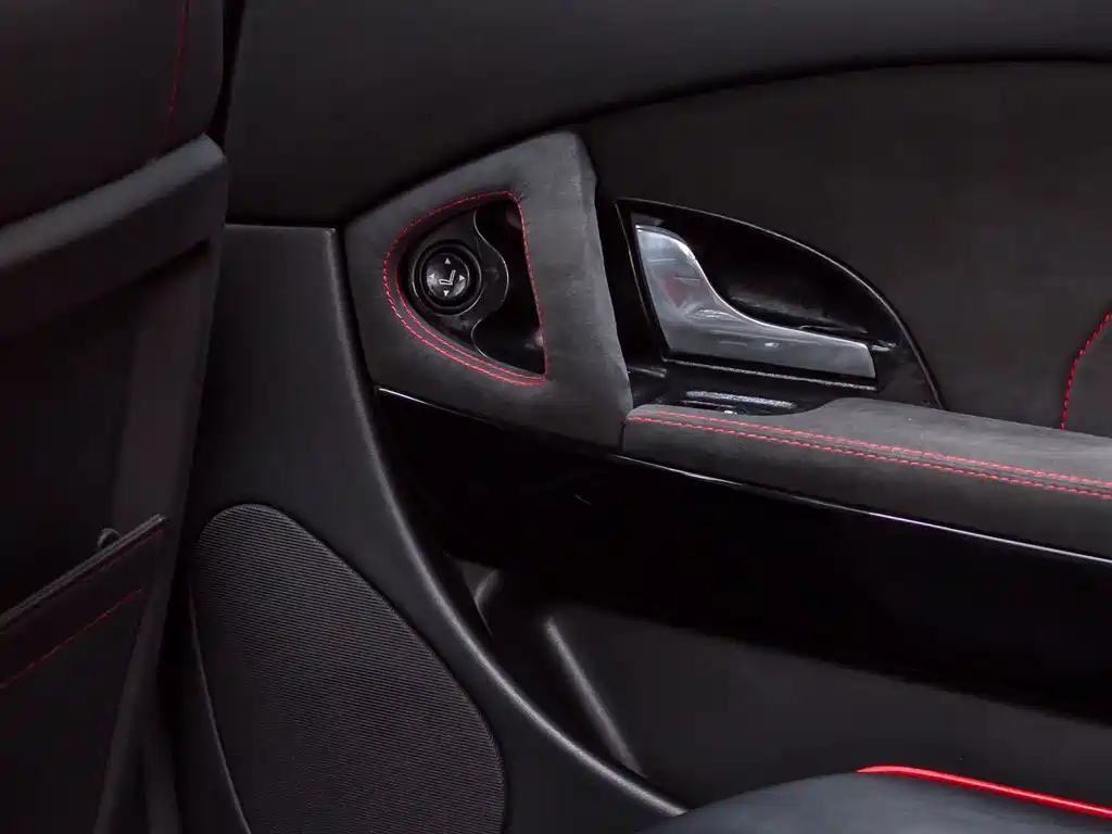 Maserati Quattroporte — миниатюра 17