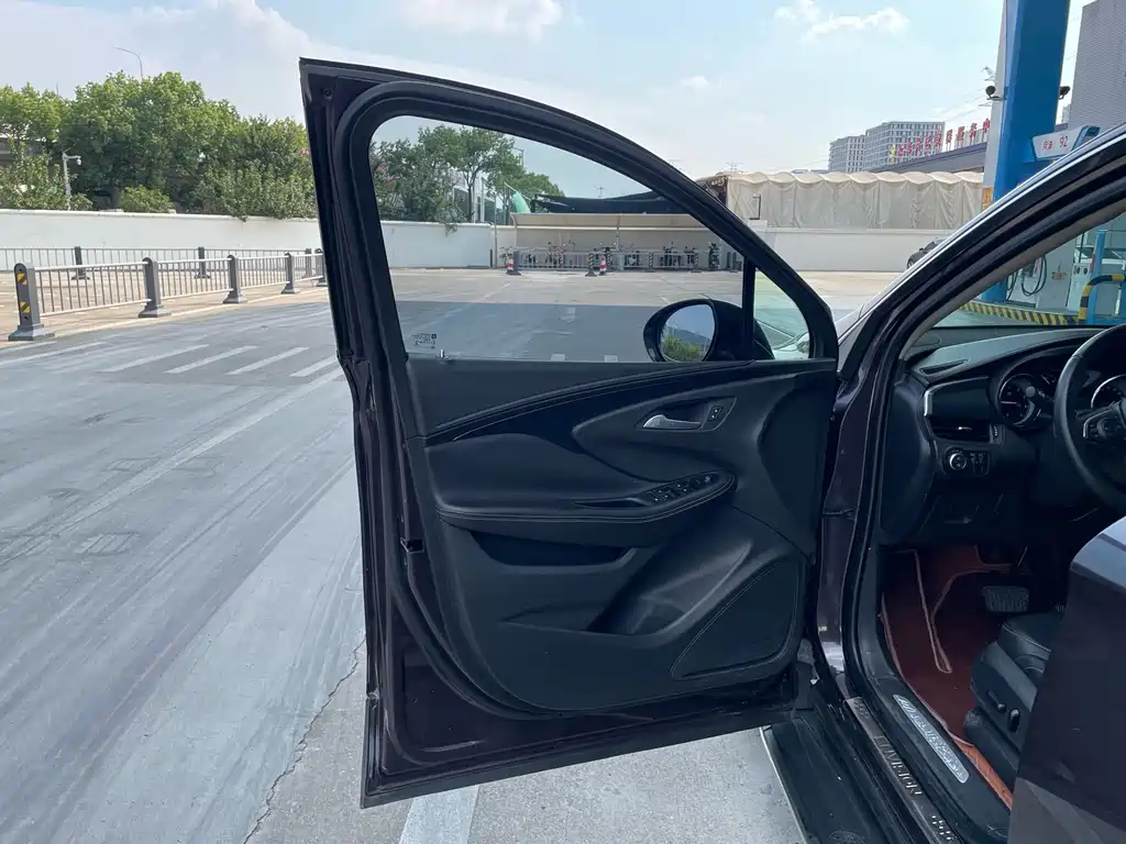 Buick Envision Plus — миниатюра 11