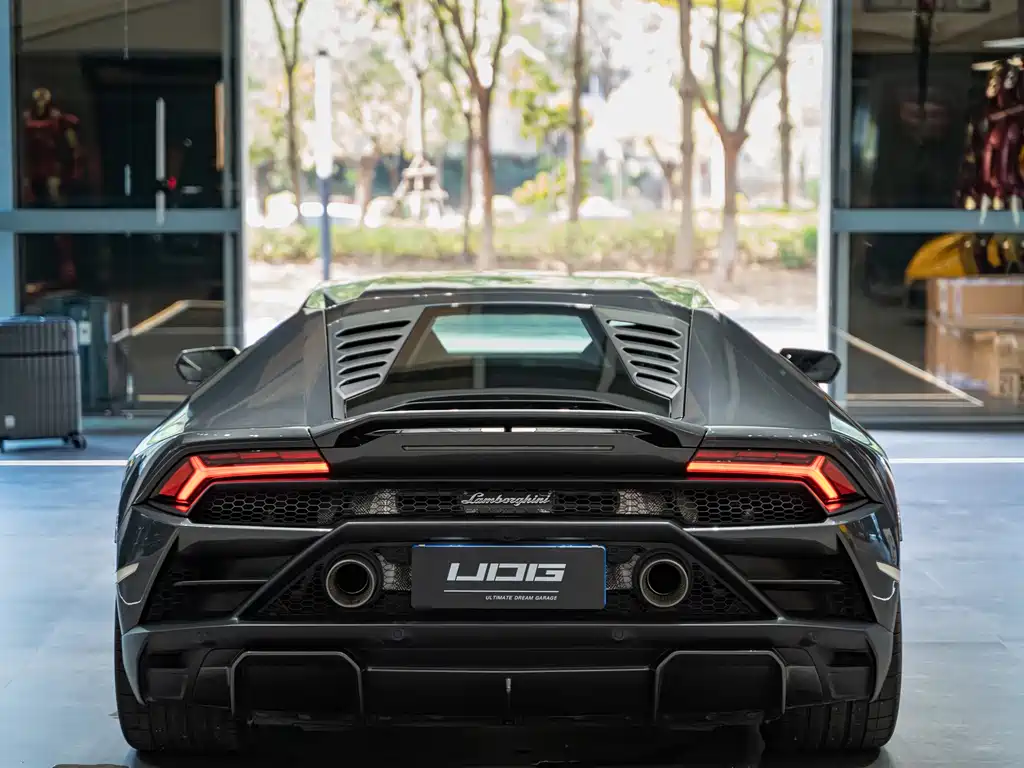 LAMBORGHINI HURACÁN