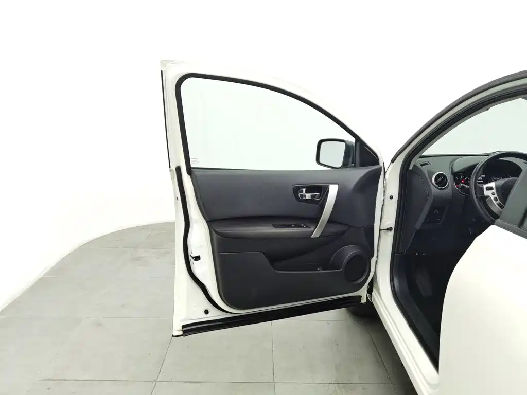 Nissan Qashqai — миниатюра 8