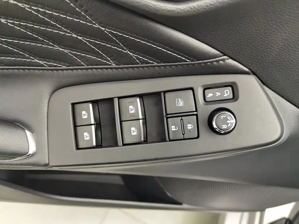 Toyota Avalon — миниатюра 9