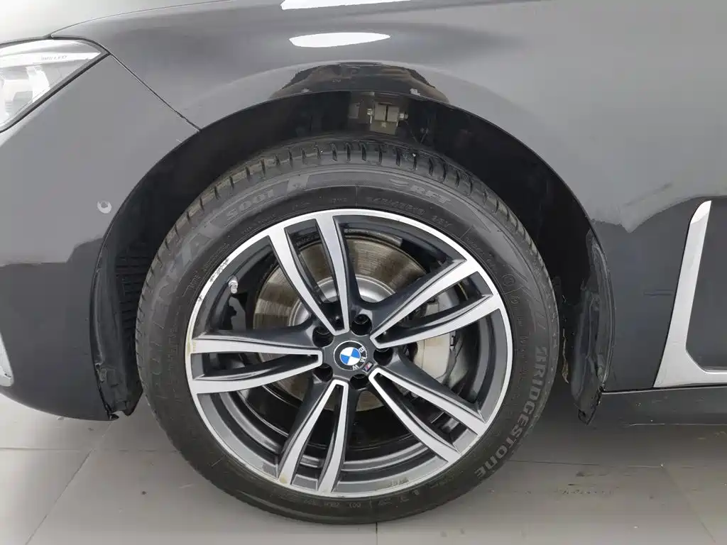 BMW 7 Series — миниатюра 17