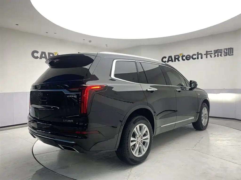 Cadillac XT6 2022 2.0T мест