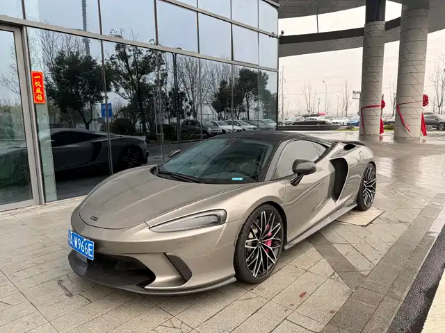 mclaren gt