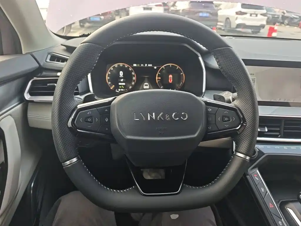 Lynk & Co 06 — миниатюра 11