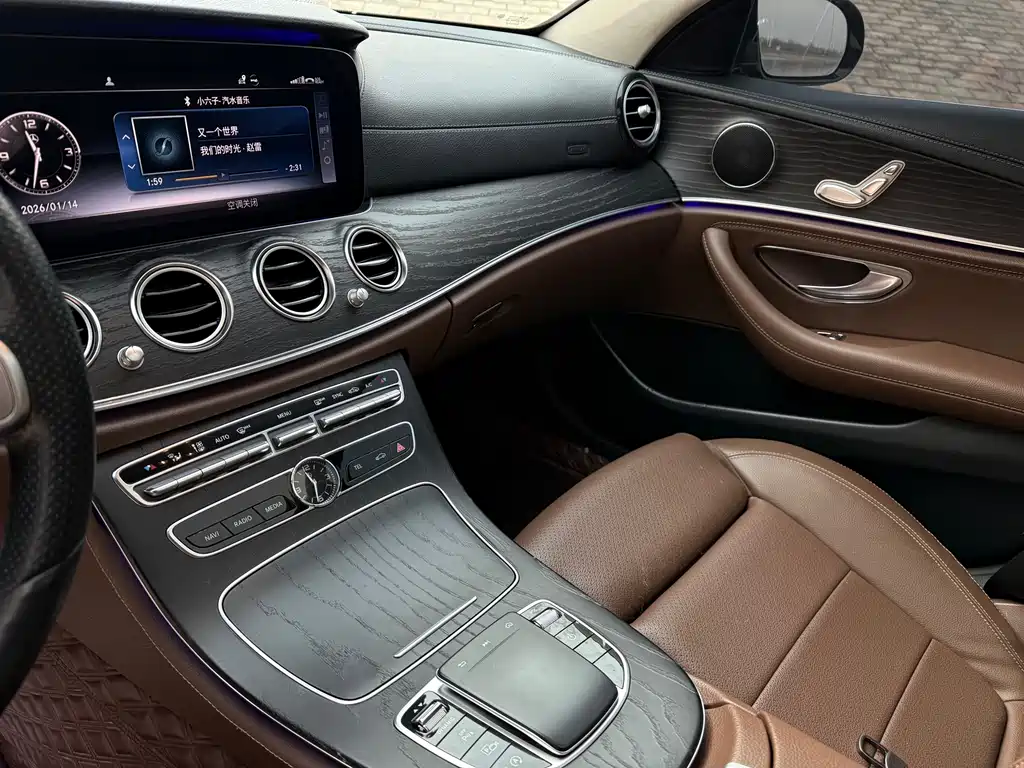 MERCEDES-BENZ E CLASS