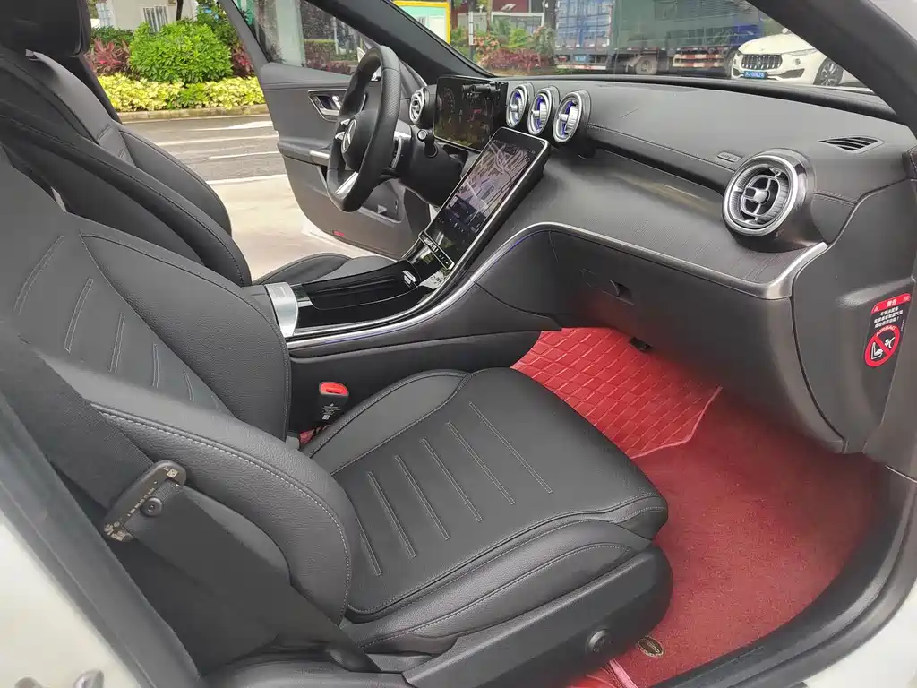 Mercedes-Benz C-Class — миниатюра 13
