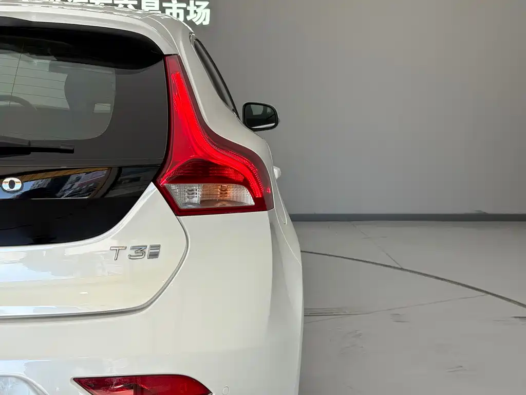 Volvo V40 2017 T3