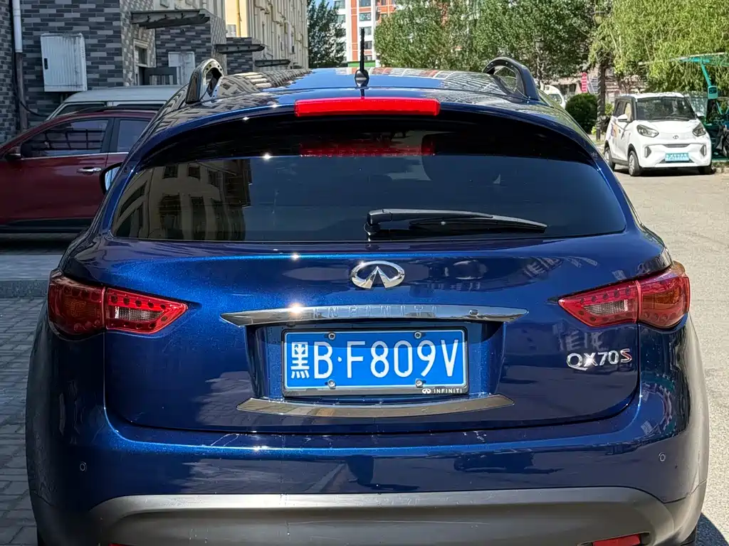 Infiniti QX70 2015 3.7L