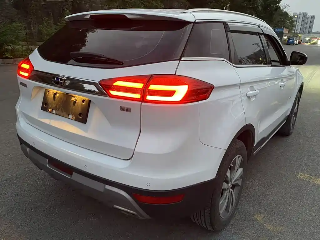 Geely Boyue — миниатюра 7