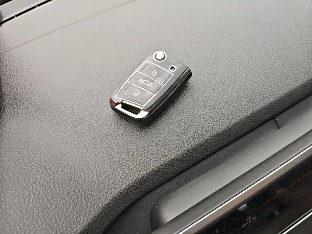 Volkswagen Lavida — миниатюра 9