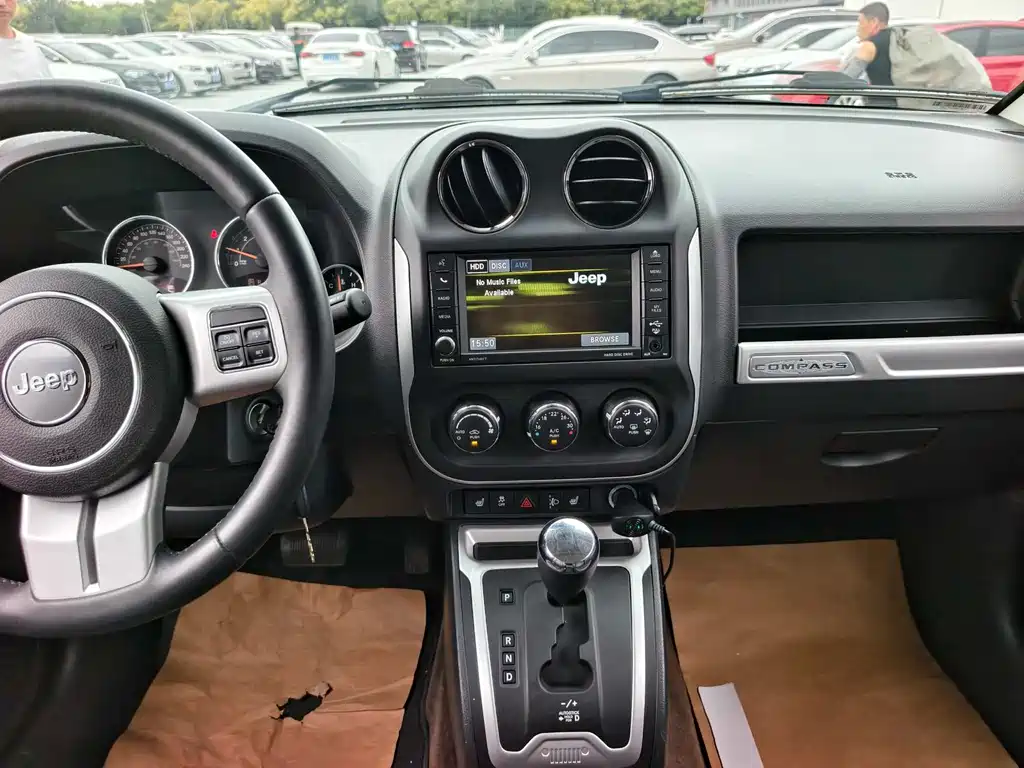 Jeep Compass (Import) — миниатюра 14