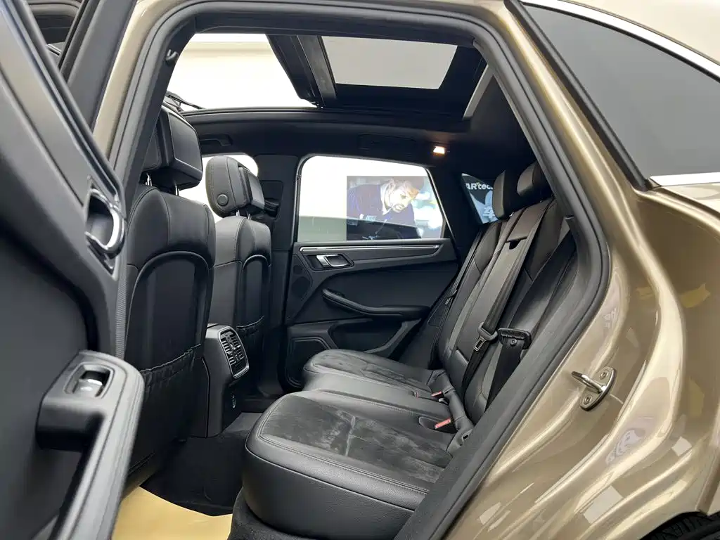 Porsche Macan — миниатюра 19