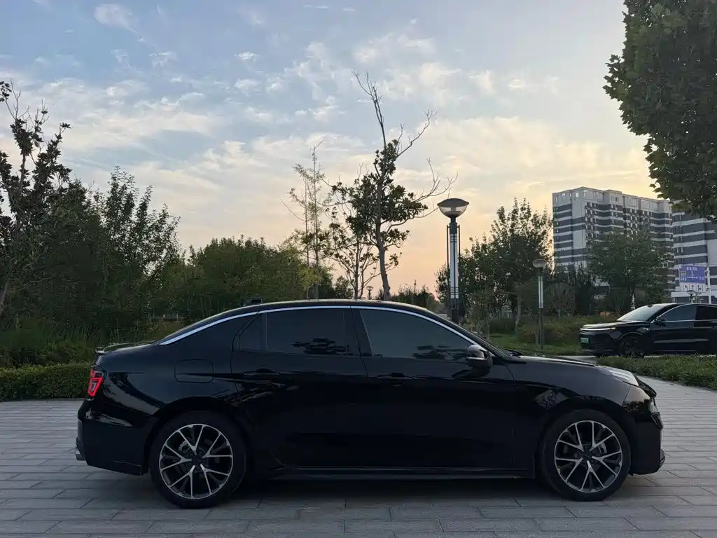 Lynk & Co 03 — миниатюра 2