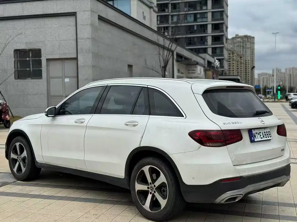 MERCEDES-BENZ GLC