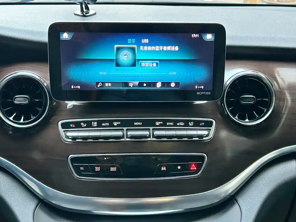 MERCEDES-BENZ V CLASS