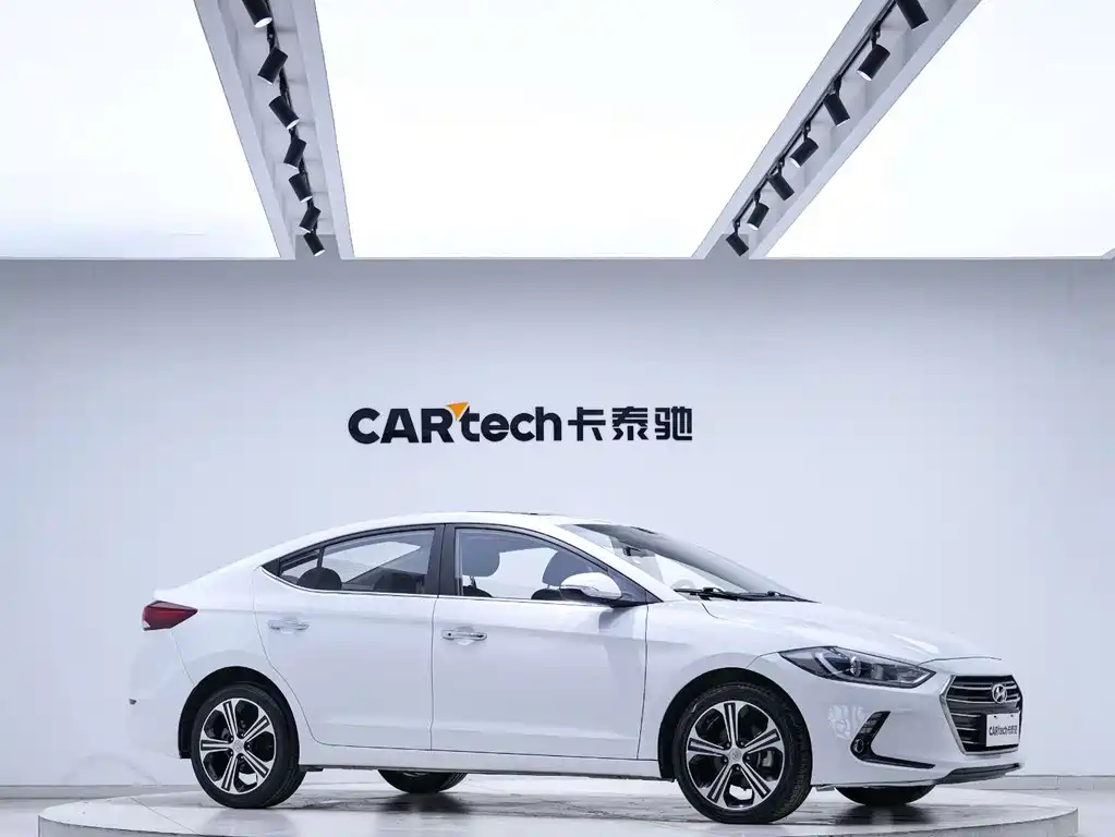 Hyundai Elantra — миниатюра 6
