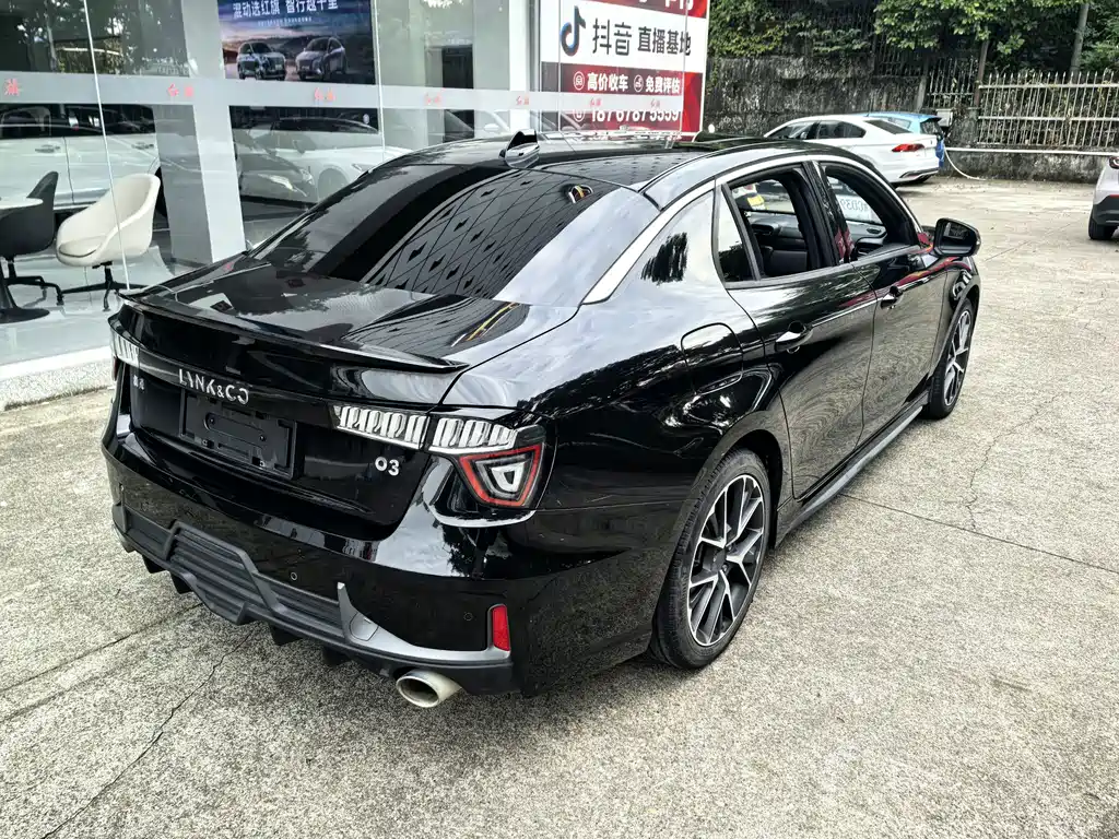 Lynk & Co 03 — миниатюра 16