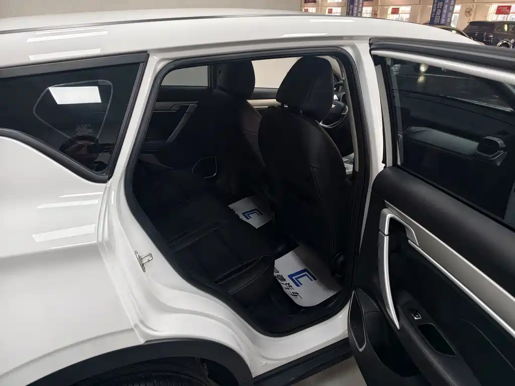 Geely Binyue — миниатюра 18