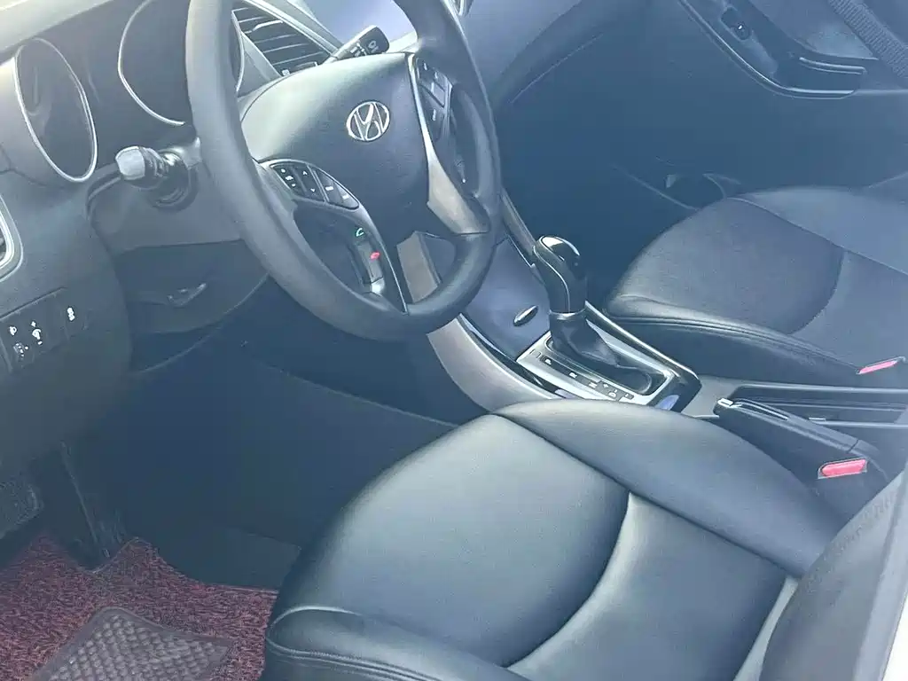 Hyundai Elantra Langdong — миниатюра 4