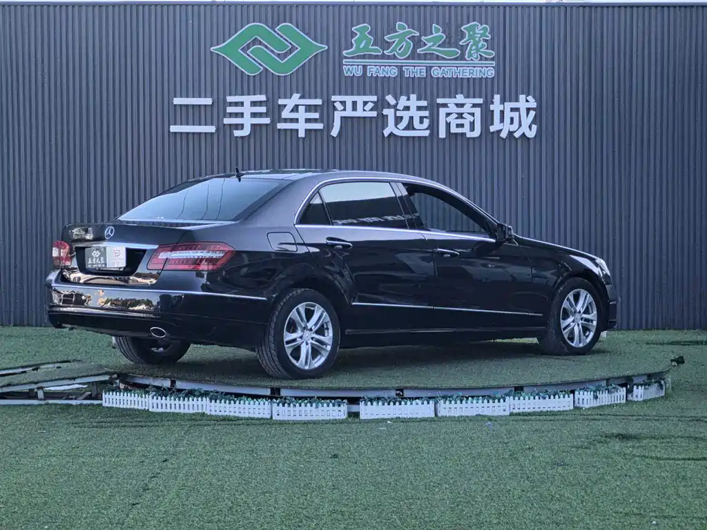 Mercedes-Benz E-Class — миниатюра 19