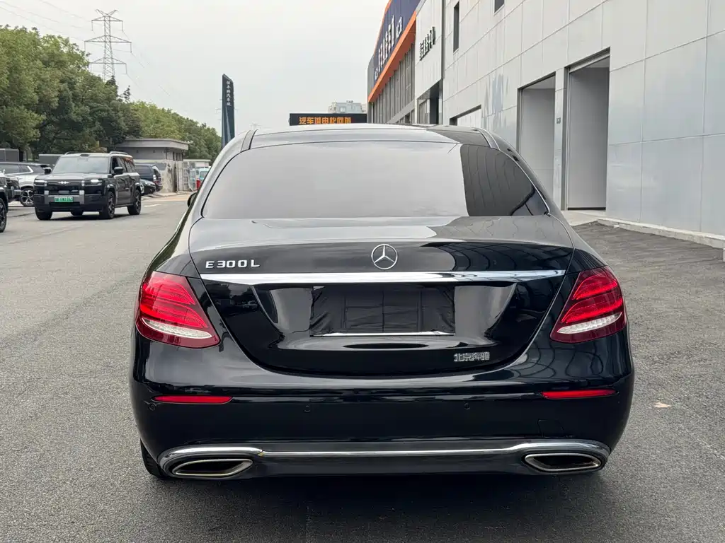 Mercedes-Benz E-Class — миниатюра 20